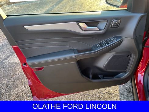 New 2026 Ford Escape SE w/ PHEV Premium Package image 15