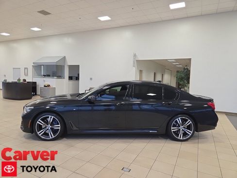 Used 2017 BMW 750i xDrive image 1