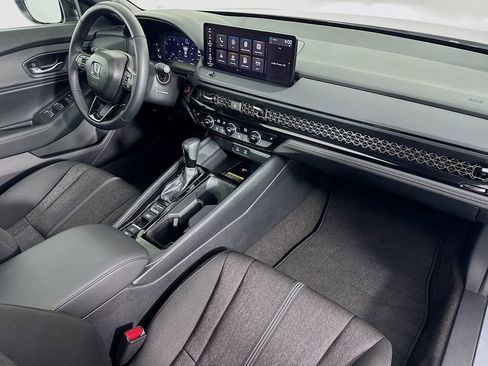 Used 2025 Honda Accord Sport image 39