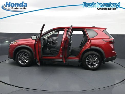 Used 2024 Nissan Rogue S AWD/4WD image 39
