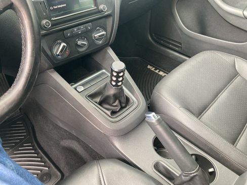 Used 2017 Volkswagen Jetta SE FWD image 14