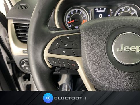 Used 2014 Jeep Cherokee Latitude w/ Comfort/Convenience Group image 21