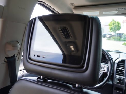 Used 2018 Ford Expedition Platinum AWD/4WD image 19