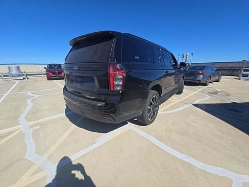 Used 2023 Chevrolet Suburban RST w/ Luxury Package image 3