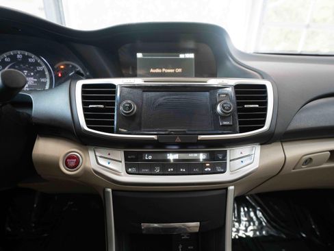Used 2013 Honda Accord EX-L image 17