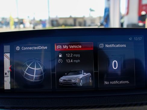 Used 2018 BMW M4 Convertible image 33