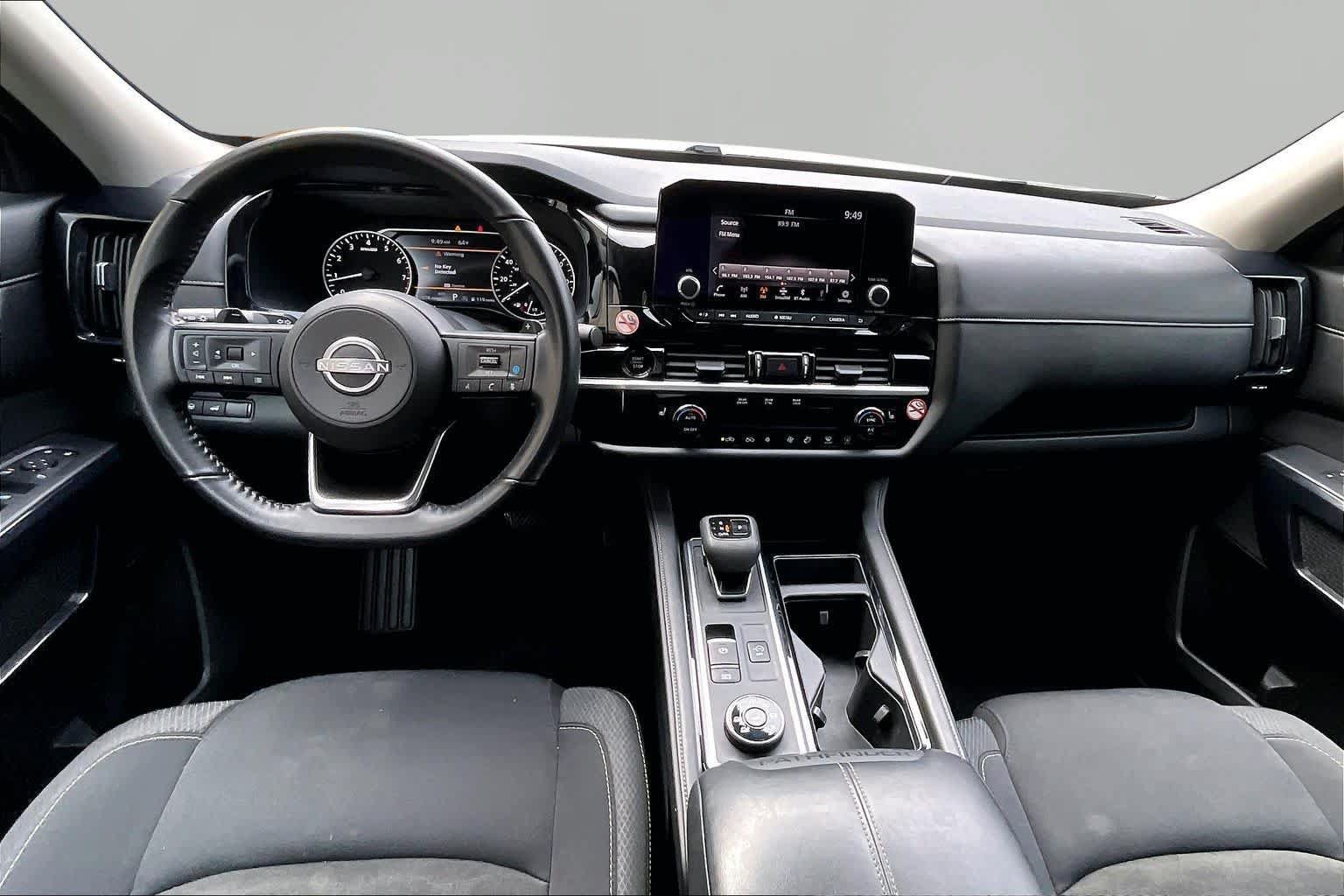 Used 2025 Nissan Pathfinder SV AWD/4WD image 16