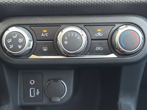 Certified 2025 Nissan Kicks Play S FWD image 26