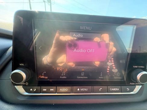 Used 2021 Nissan Rogue S FWD image 9