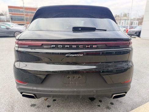 Used 2024 Porsche Cayenne AWD/4WD image 5