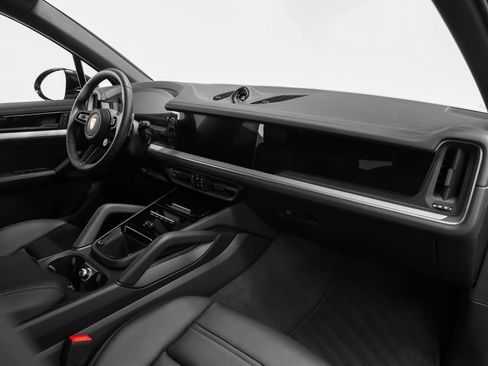 Certified 2026 Porsche Cayenne E-Hybrid AWD/4WD image 24