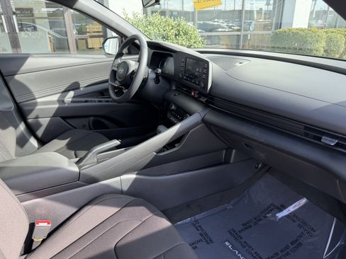 New 2026 Hyundai Elantra Sport FWD image 18