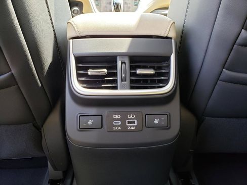 Used 2025 Subaru Outback Limited AWD/4WD image 13