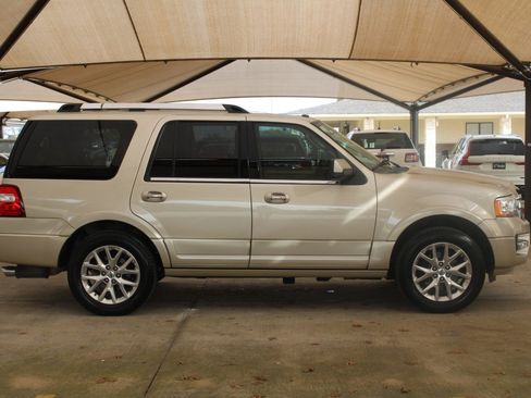 Used 2017 Ford Expedition Limited w/ Equipment Group 301A image 16