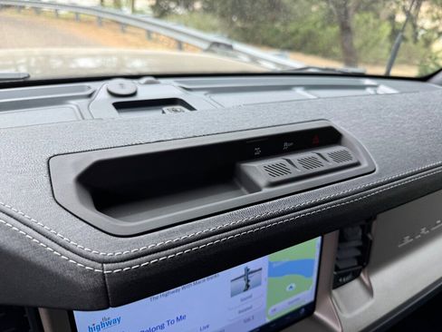 Used 2025 Ford Bronco Outer Banks image 16