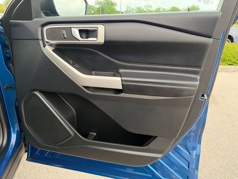 Used 2023 Ford Explorer XLT w/ Equipment Group 202A AWD/4WD image 9