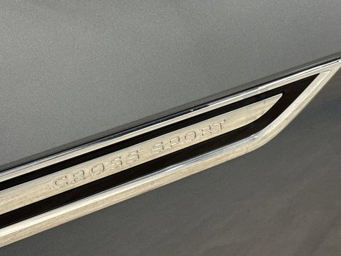 Used 2020 Volkswagen Atlas Cross Sport SEL image 34