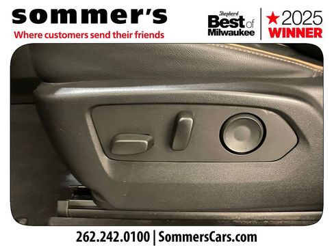 Used 2021 GMC Yukon XL AT4 w/ Technology Package AWD/4WD image 10