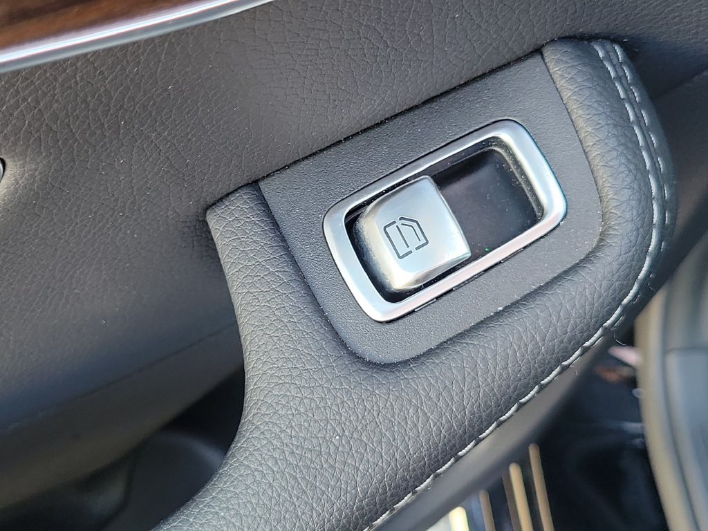 Used 2019 Mercedes-Benz C 300 Sedan image 17