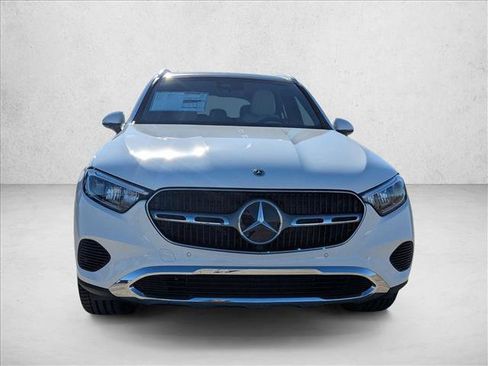 Used 2026 Mercedes-Benz GLC 300 image 2