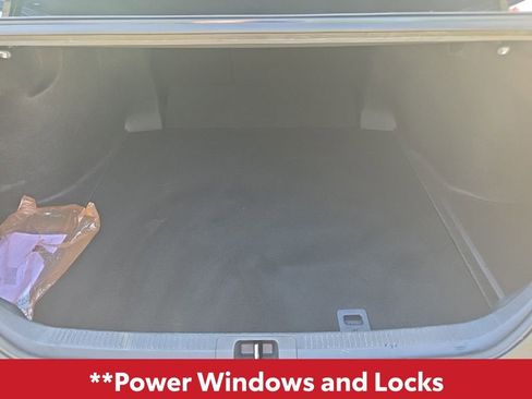 Used 2025 Toyota Camry SE image 13