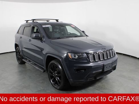 Used 2018 Jeep Grand Cherokee Altitude AWD/4WD image 5
