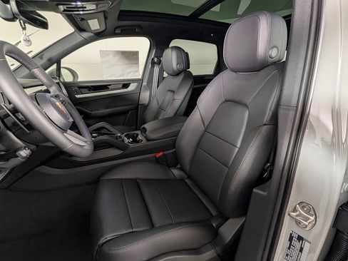 New 2026 Porsche Cayenne image 5