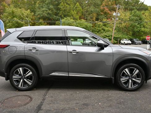 Used 2023 Nissan Rogue SL w/ SL Premium Package image 10