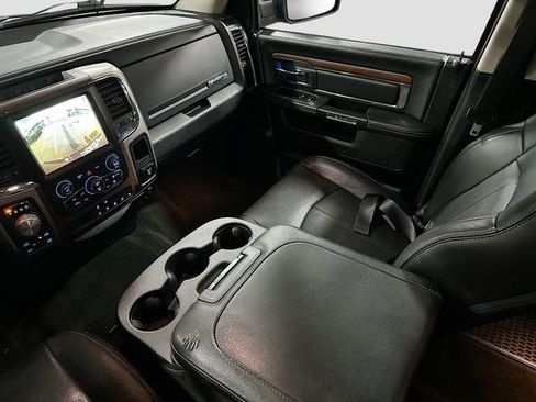 Used 2018 RAM 1500 Laramie image 24