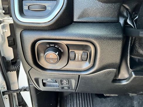Used 2022 RAM 1500 Laramie AWD/4WD image 16