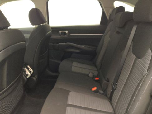 Used 2023 Kia Sorento LX AWD/4WD image 18