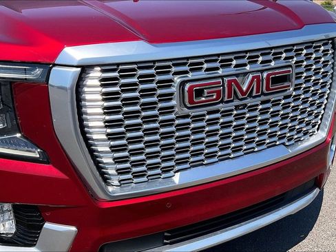 Used 2024 GMC Yukon XL Denali w/ Advanced Technology Package AWD/4WD image 35