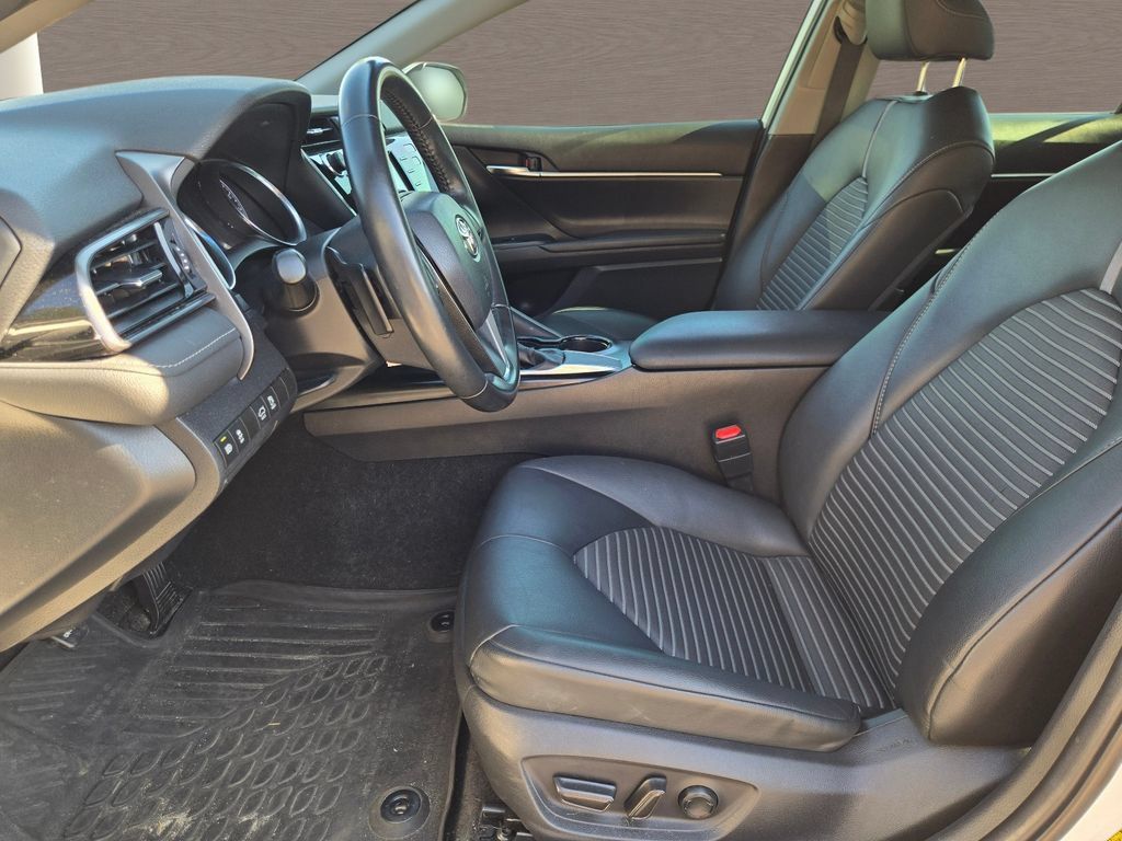 Used 2019 Toyota Camry SE FWD image 20