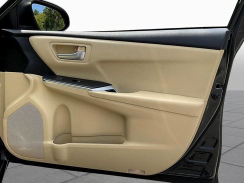 Used 2015 Toyota Camry LE FWD image 22