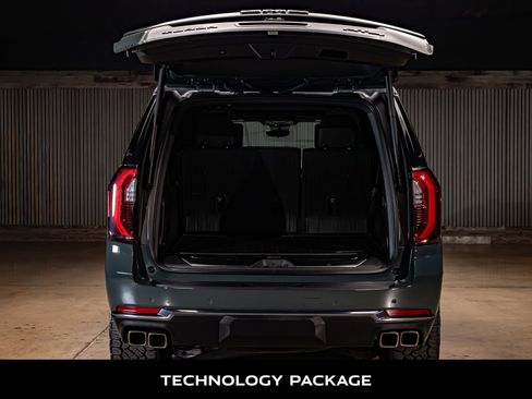 Used 2026 GMC Yukon XL AT4 w/ AT4 Premium Plus Package image 9