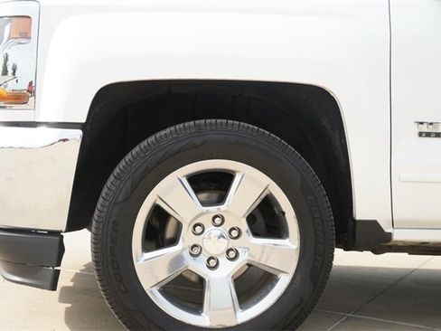 Used 2018 Chevrolet Silverado 1500 LT w/ Texas Edition image 5
