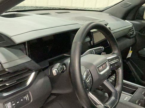 Used 2024 GMC Acadia AT4 w/ Luxury Package AWD/4WD image 16