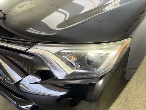 Used 2016 Toyota RAV4 XLE AWD/4WD image 28