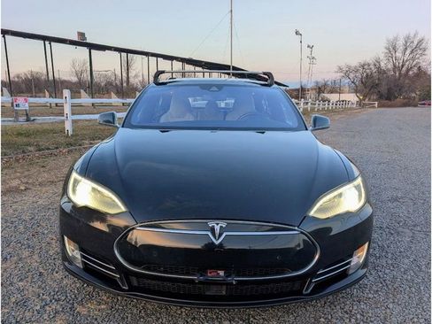 Used 2016 Tesla Model S P90D image 2