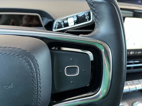 Used 2024 Lincoln Nautilus Premier image 20