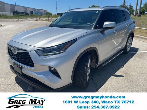 Used 2022 Toyota Highlander Limited FWD image 8