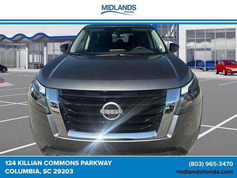 Used 2025 Nissan Pathfinder S FWD image 2