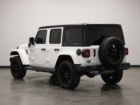 Used 2023 Jeep Wrangler Unlimited Sahara w/ Cold Weather Group AWD/4WD image 6