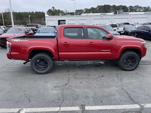 Used 2022 Toyota Tacoma TRD Sport w/ Technology Package image 12