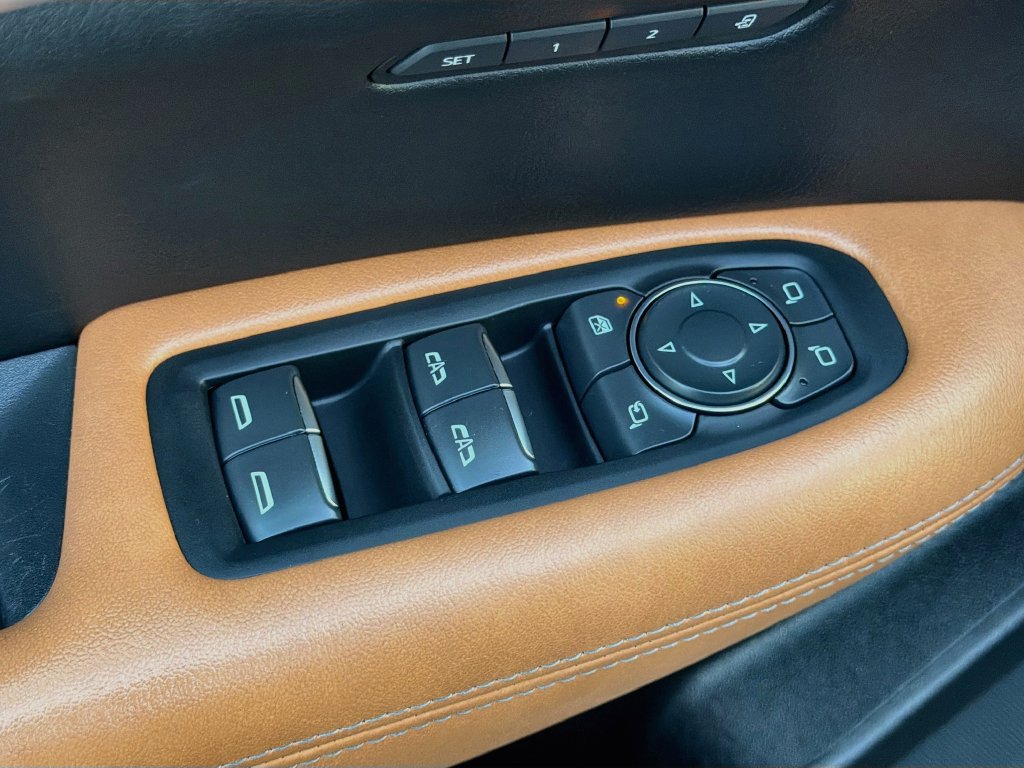 Used 2024 Cadillac XT5 Premium Luxury w/ Technology Package FWD image 18