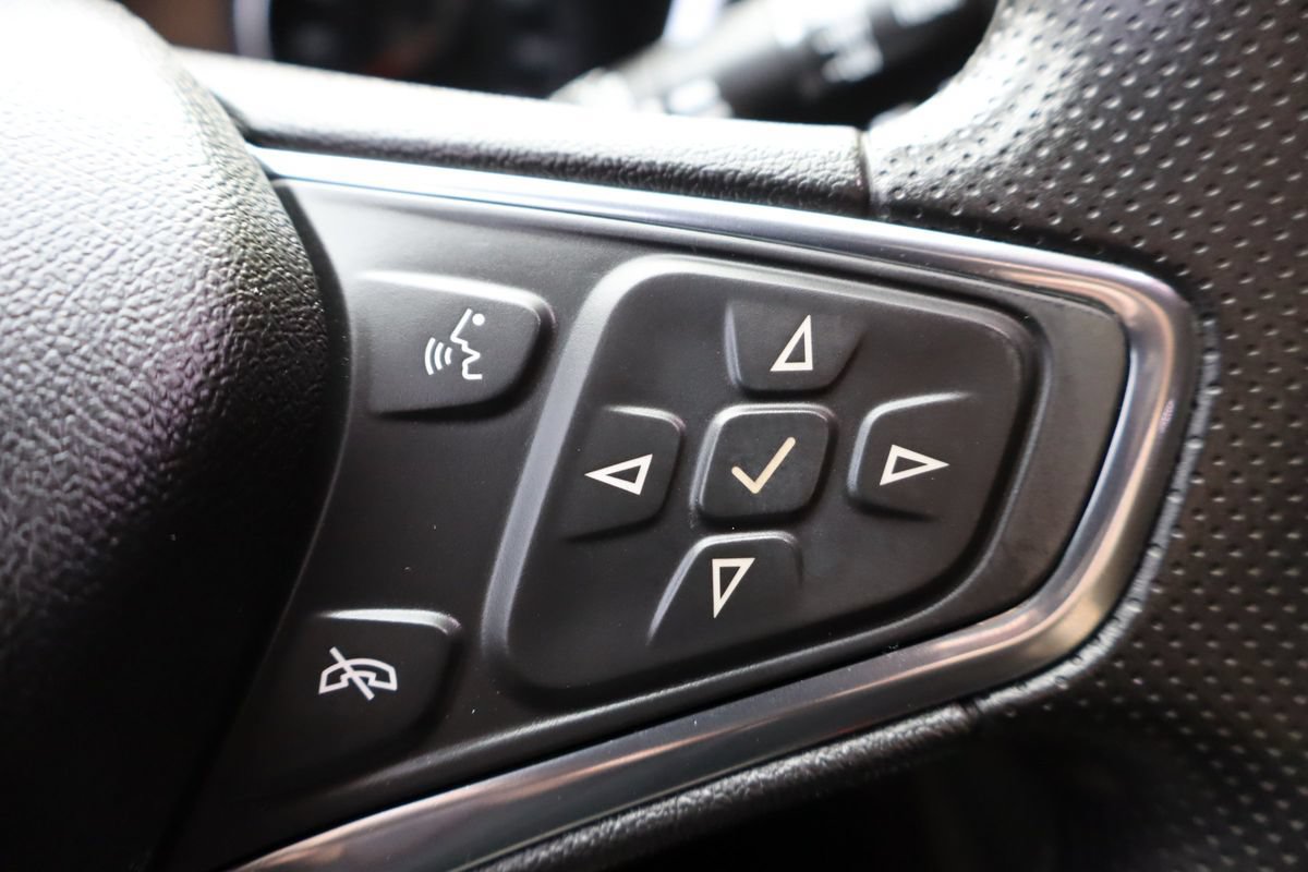 Used 2020 Chevrolet Equinox LT AWD/4WD image 30
