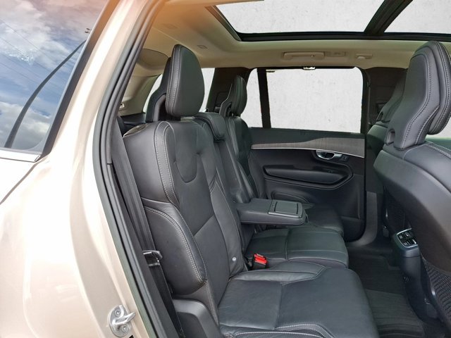 Used 2023 Volvo XC90 B6 Ultimate w/ Protection Package Premier AWD/4WD image 17