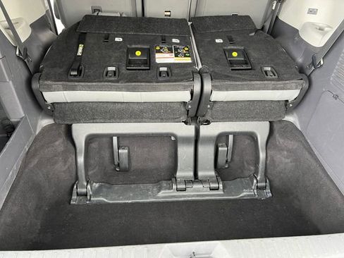 Certified 2024 Toyota Sienna XLE FWD image 19