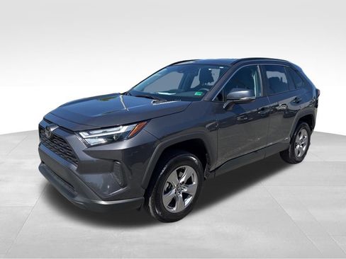 Used 2025 Toyota RAV4 XLE image 28