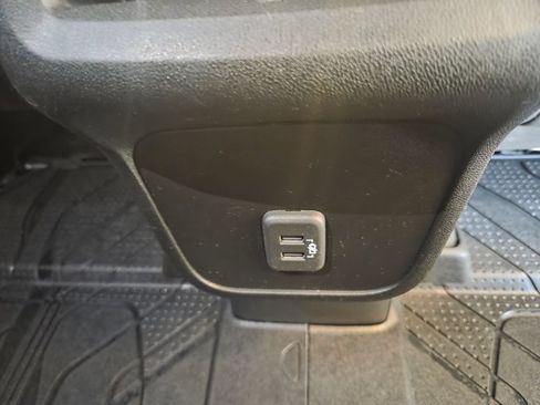 Used 2020 Chevrolet Equinox LT w/ Driver Convenience Package FWD image 28